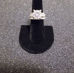 New 2pc set wedding engagement rings size 9